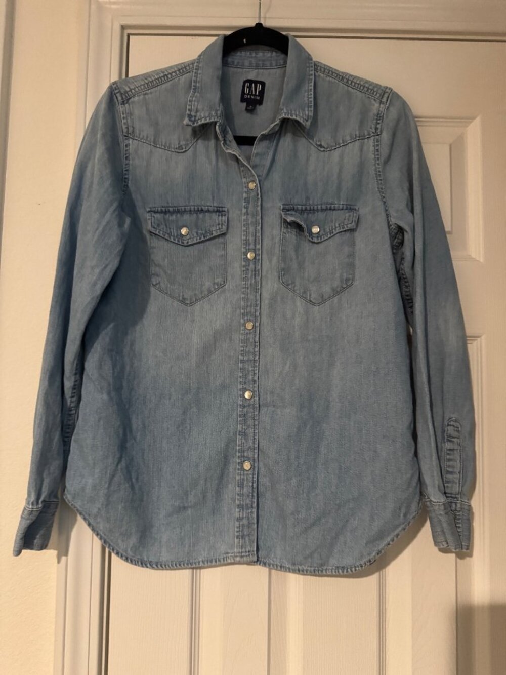 Gap Denim Womens Western Pearl Snap Button Shirt Jean Blue size medium M snap bu